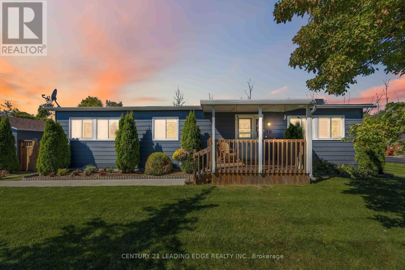 10 Hummingbird Circle, Georgina, Ontario  L0E 1R0 - Photo 1 - N13855696