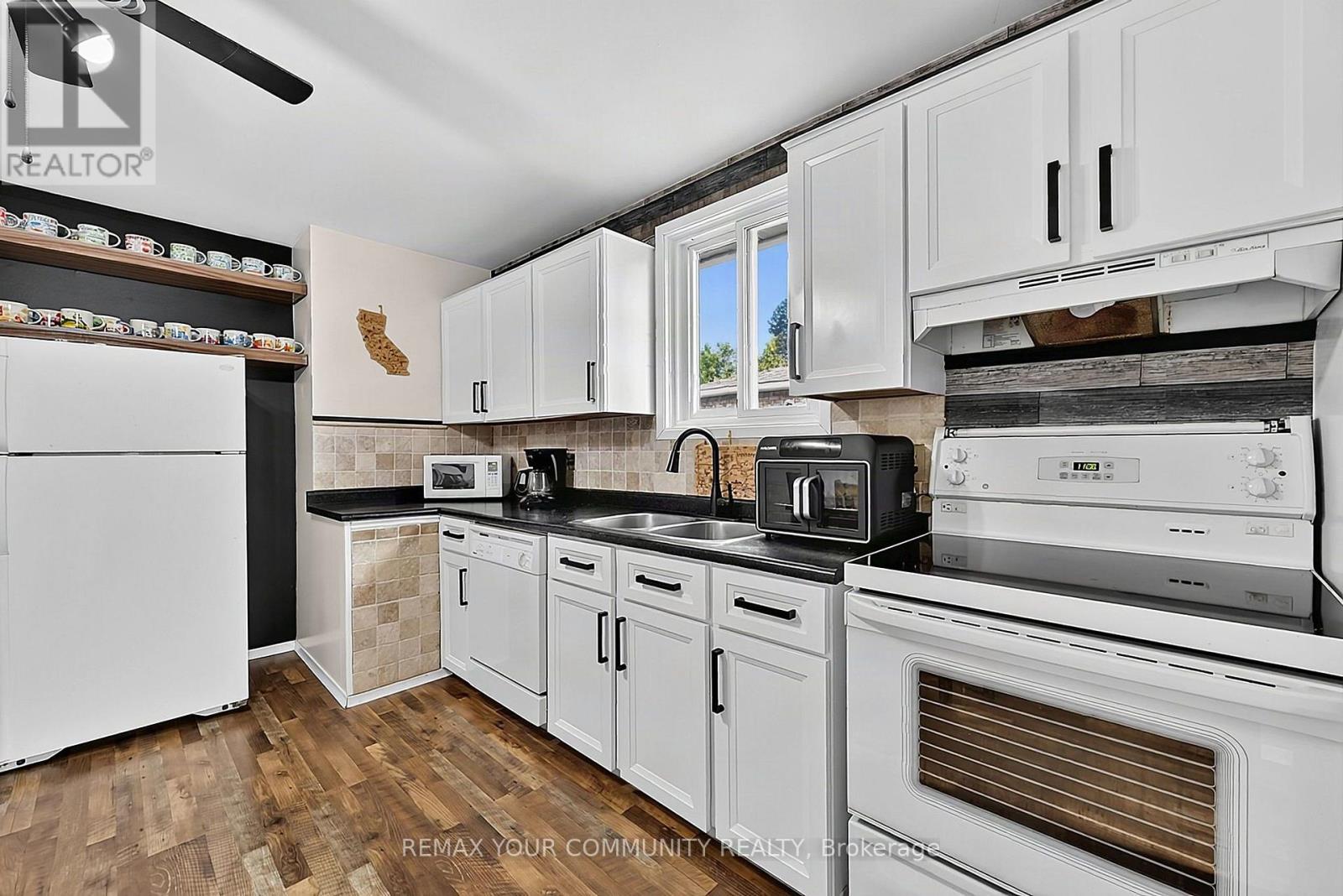 123 Martin Street, Bradford West Gwillimbury, Ontario  L3Z 1Z4 - Photo 11 - N13855906
