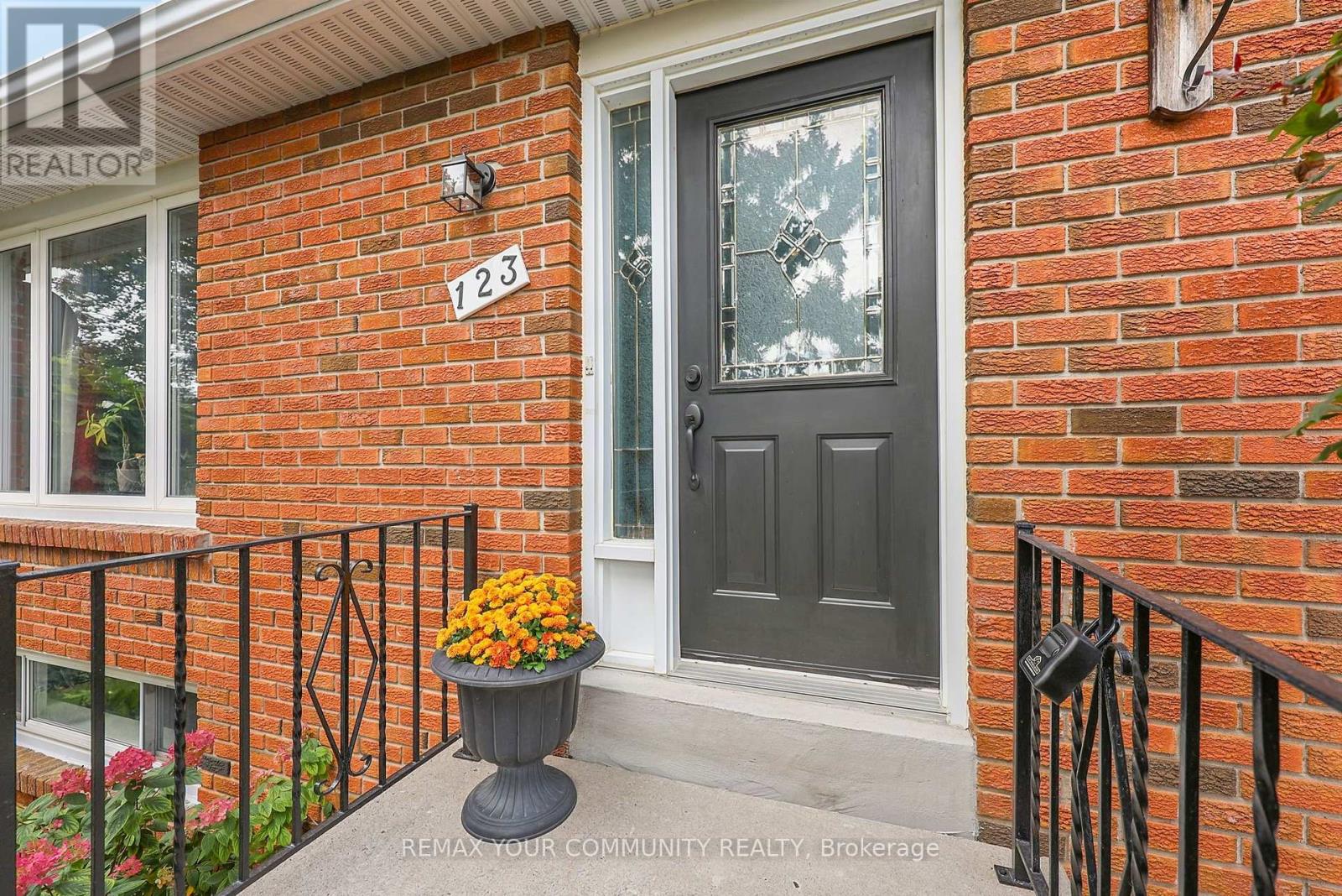 123 Martin Street, Bradford West Gwillimbury, Ontario  L3Z 1Z4 - Photo 3 - N13855906