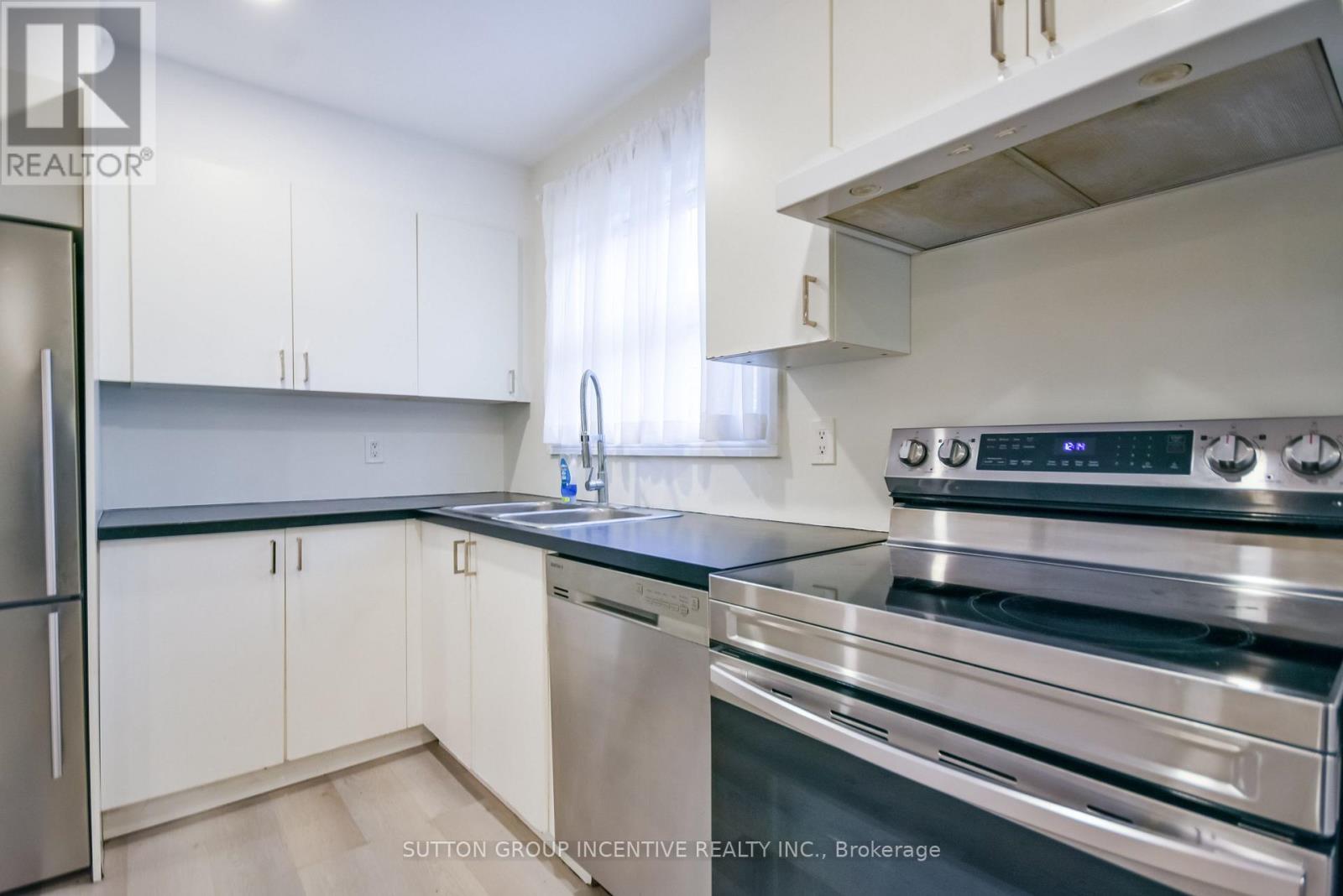 33b Cundles Road E, Barrie, Ontario  L4M 2Z6 - Photo 11 - S13855748
