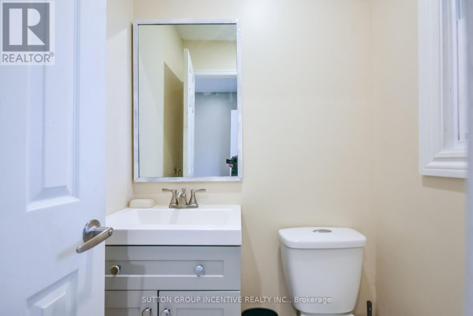 33b Cundles Road E, Barrie, Ontario  L4M 2Z6 - Photo 2 - S13855748