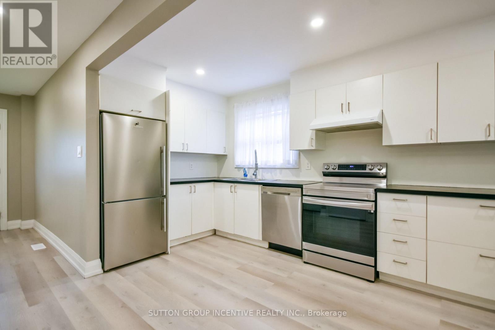33b Cundles Road E, Barrie, Ontario  L4M 2Z6 - Photo 9 - S13855748