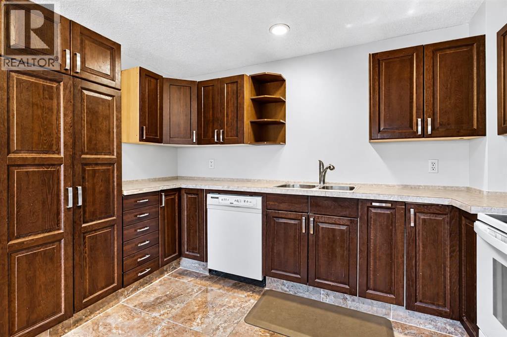 4726 44 Avenue Ne, Calgary, Alberta  T1Y 3P1 - Photo 15 - A2333142
