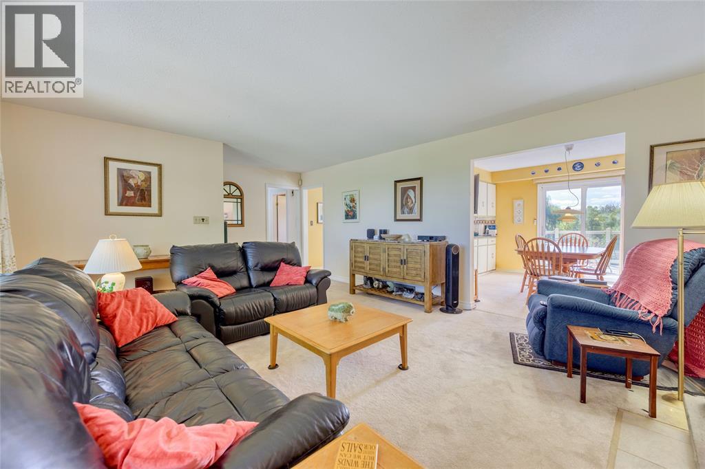 6593 Hickory Creek Line, Warwick-Watford, Ontario  N0N 1J4 - Photo 28 - 26024056