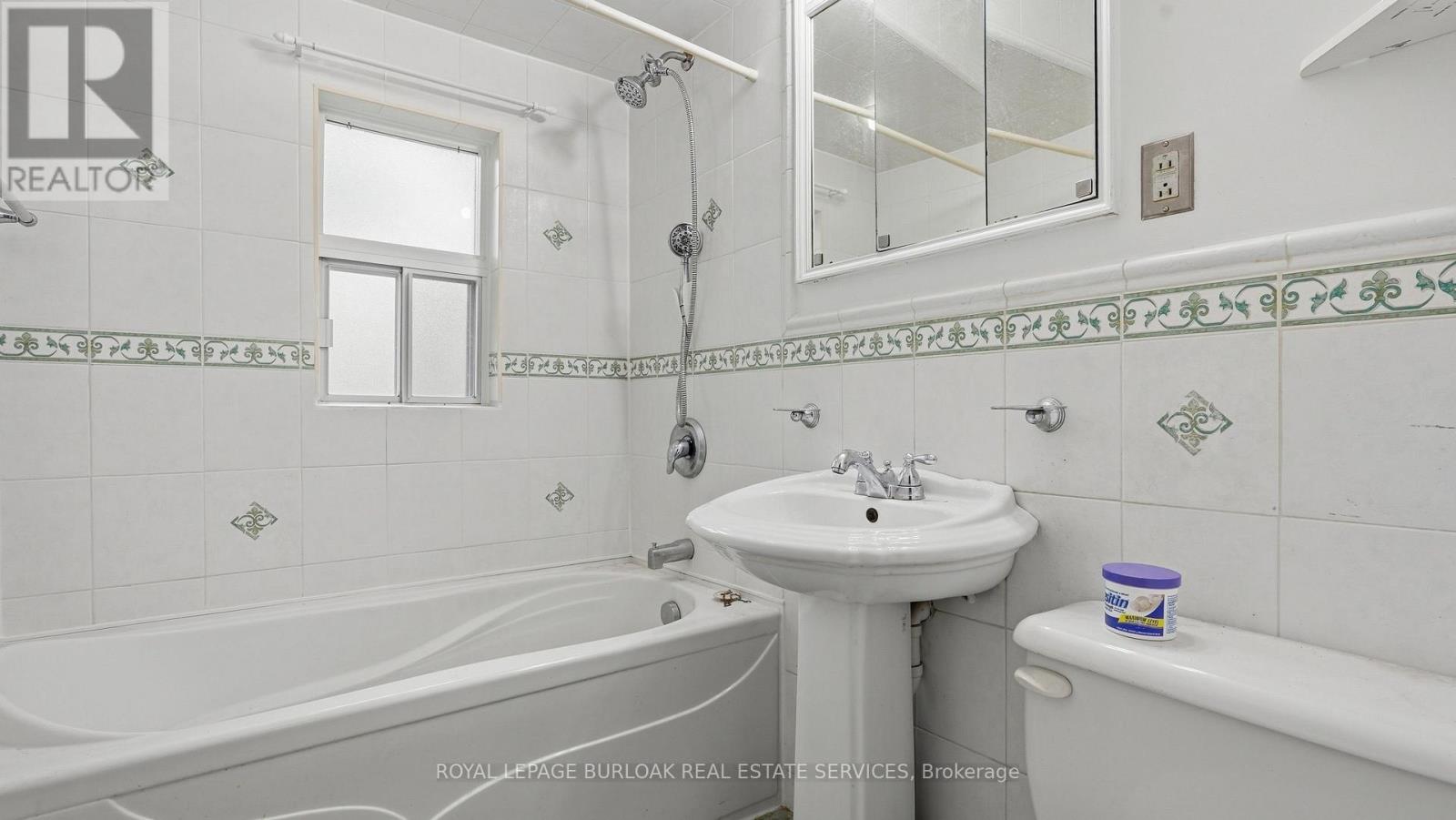 57 Lambton Avenue, Toronto, Ontario  M6N 2S3 - Photo 14 - W13855650