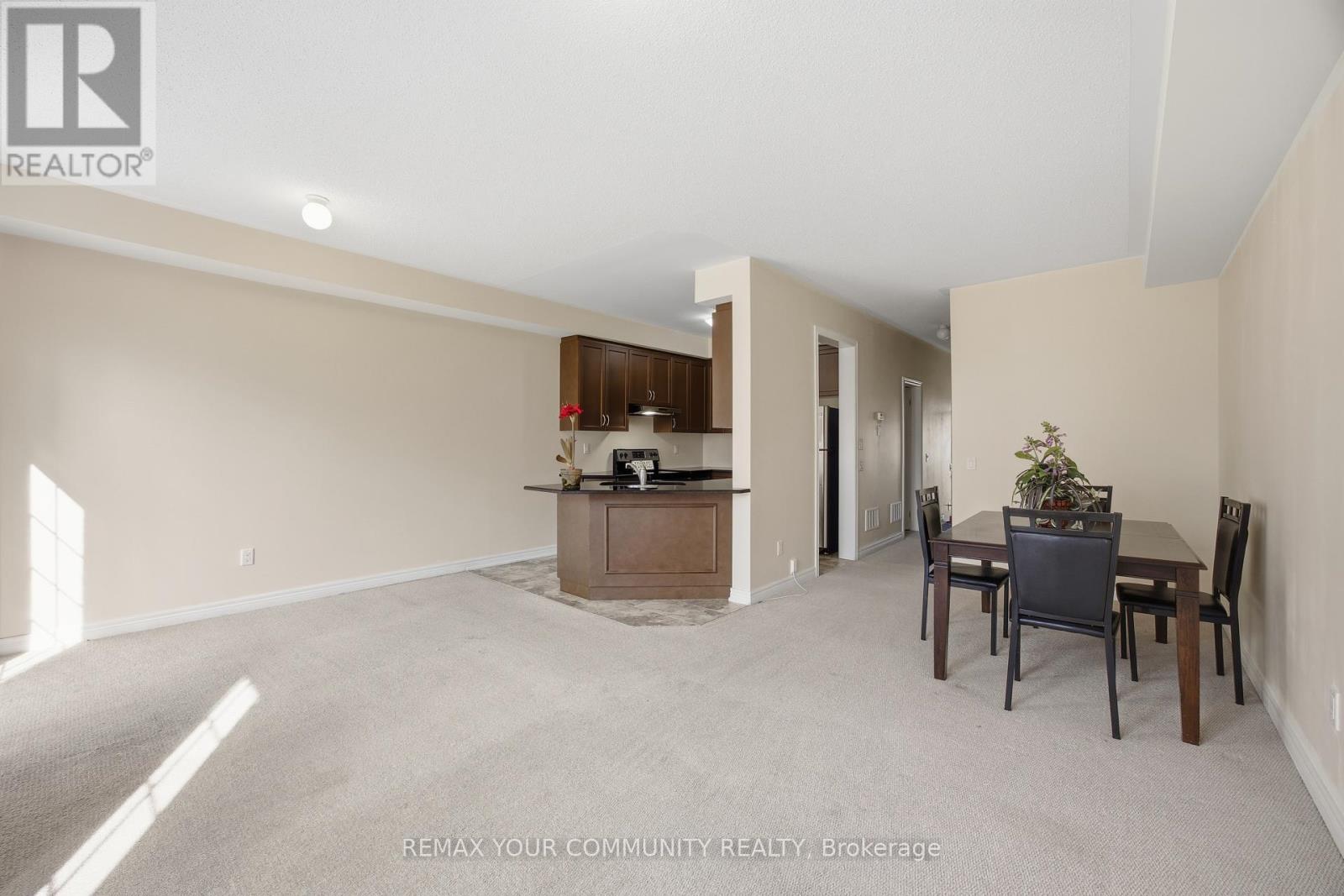 90 Sky Harbour Drive, Brampton, Ontario  L6Y 0V3 - Photo 4 - W13855676