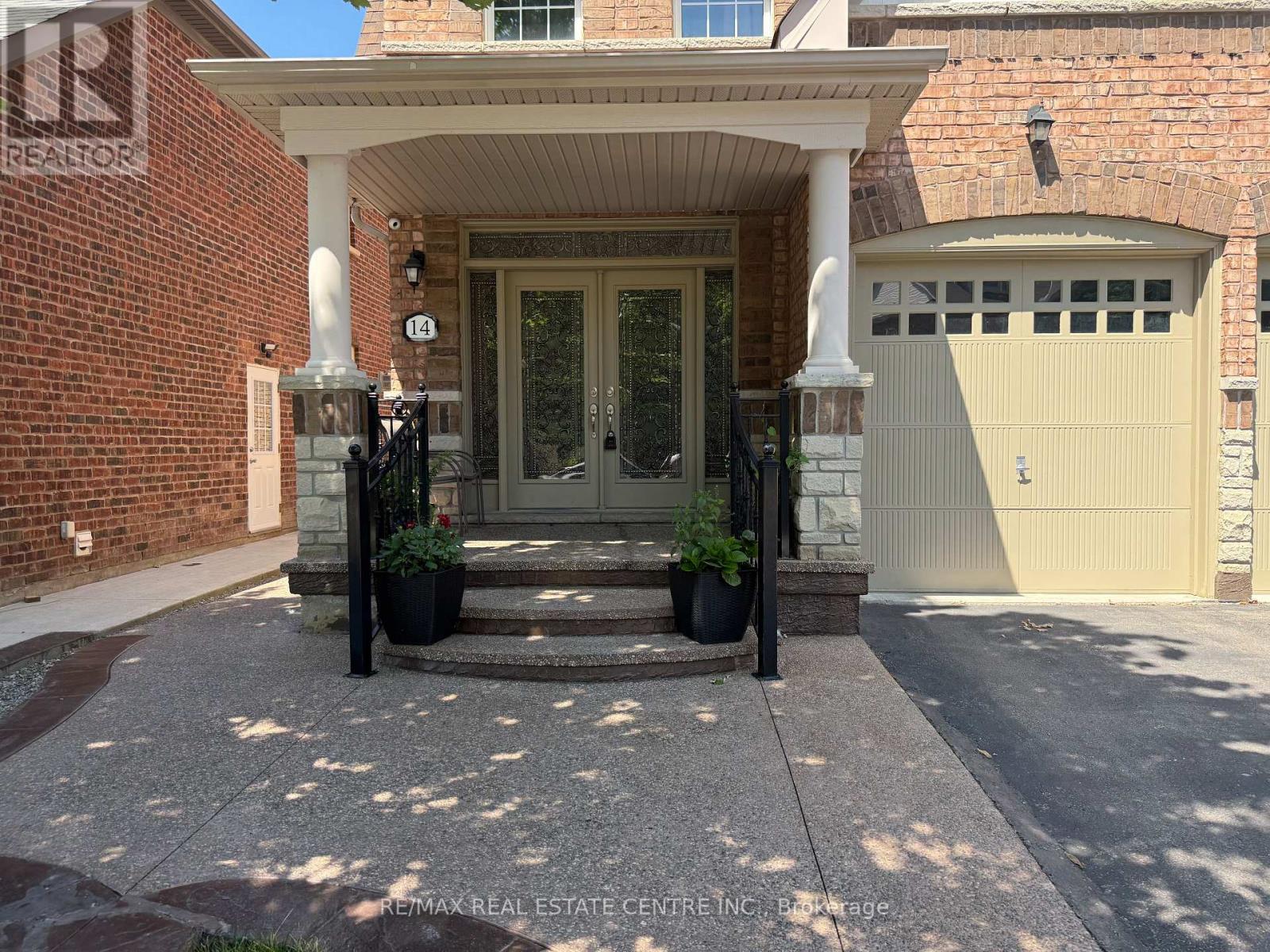 14 Twistleton Street, Caledon, Ontario  L7C 3V6 - Photo 2 - W13855746