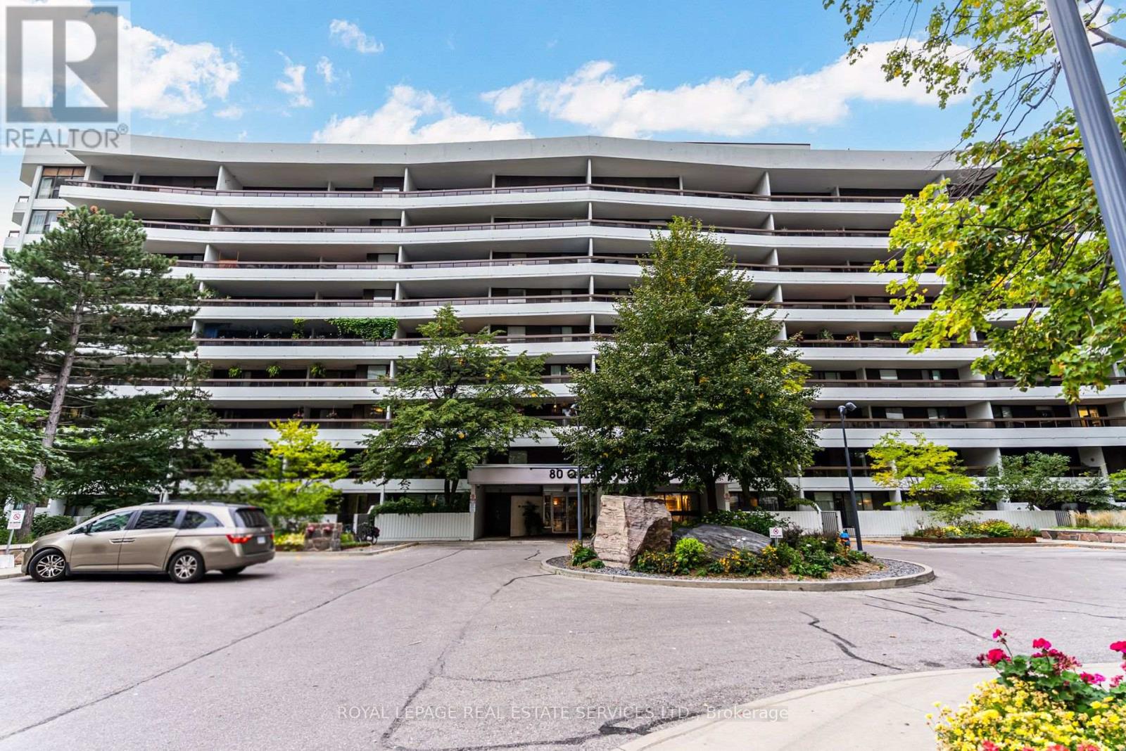 202 - 80 QUEBEC AVENUE, Toronto, Ontario