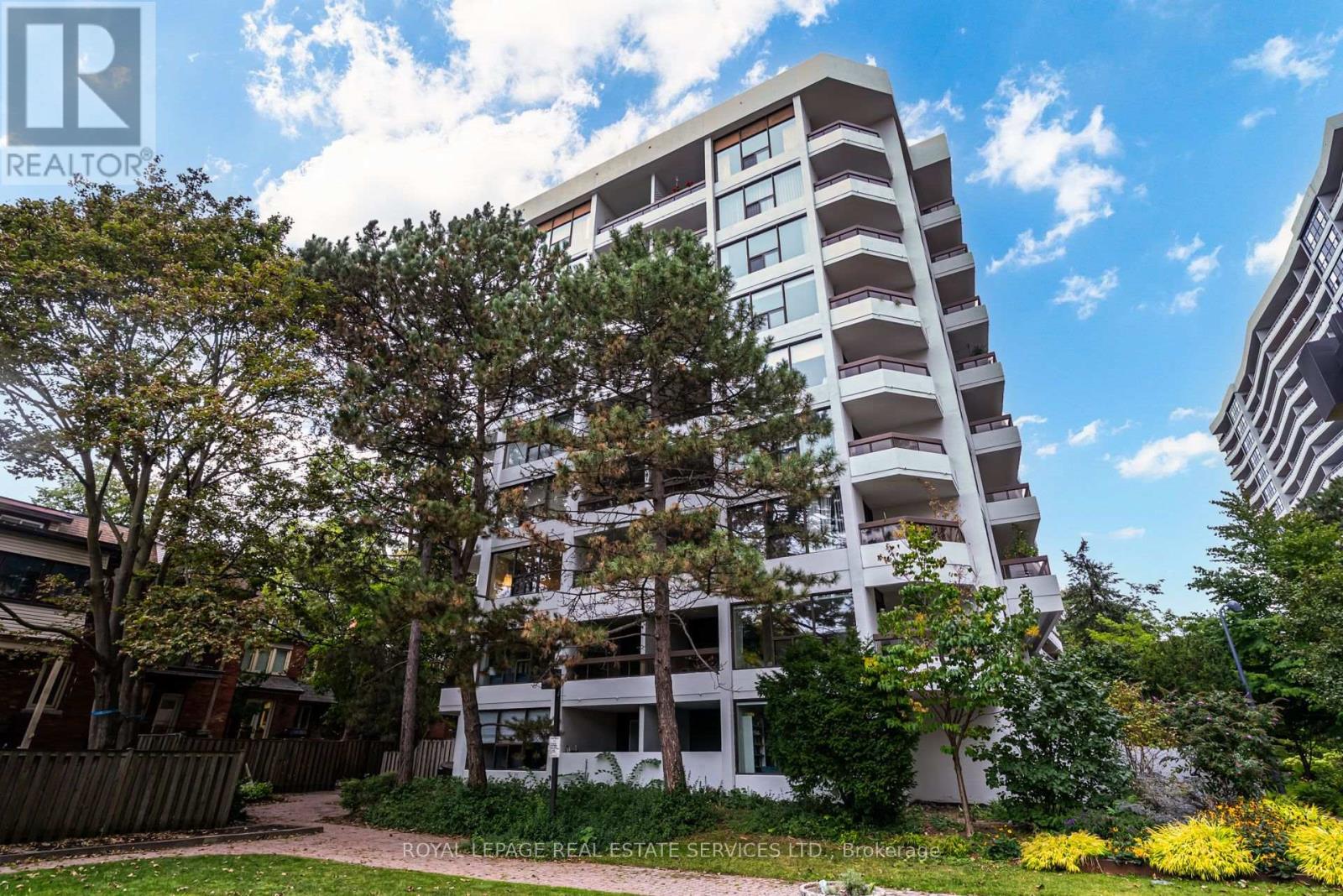 202 - 80 Quebec Avenue, Toronto, Ontario  M6P 4B7 - Photo 2 - W13855764