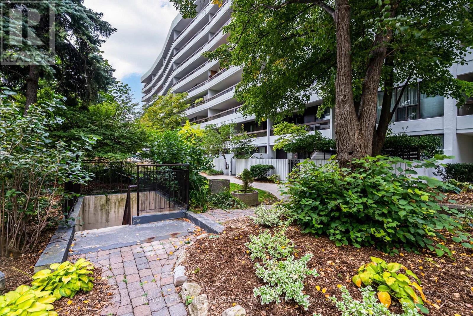 202 - 80 Quebec Avenue, Toronto, Ontario  M6P 4B7 - Photo 33 - W13855764