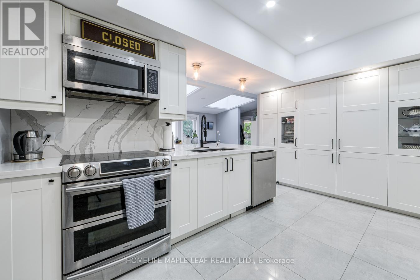 12 Adamson Street N, Halton Hills, Ontario  L0P 0A2 - Photo 11 - W13855870