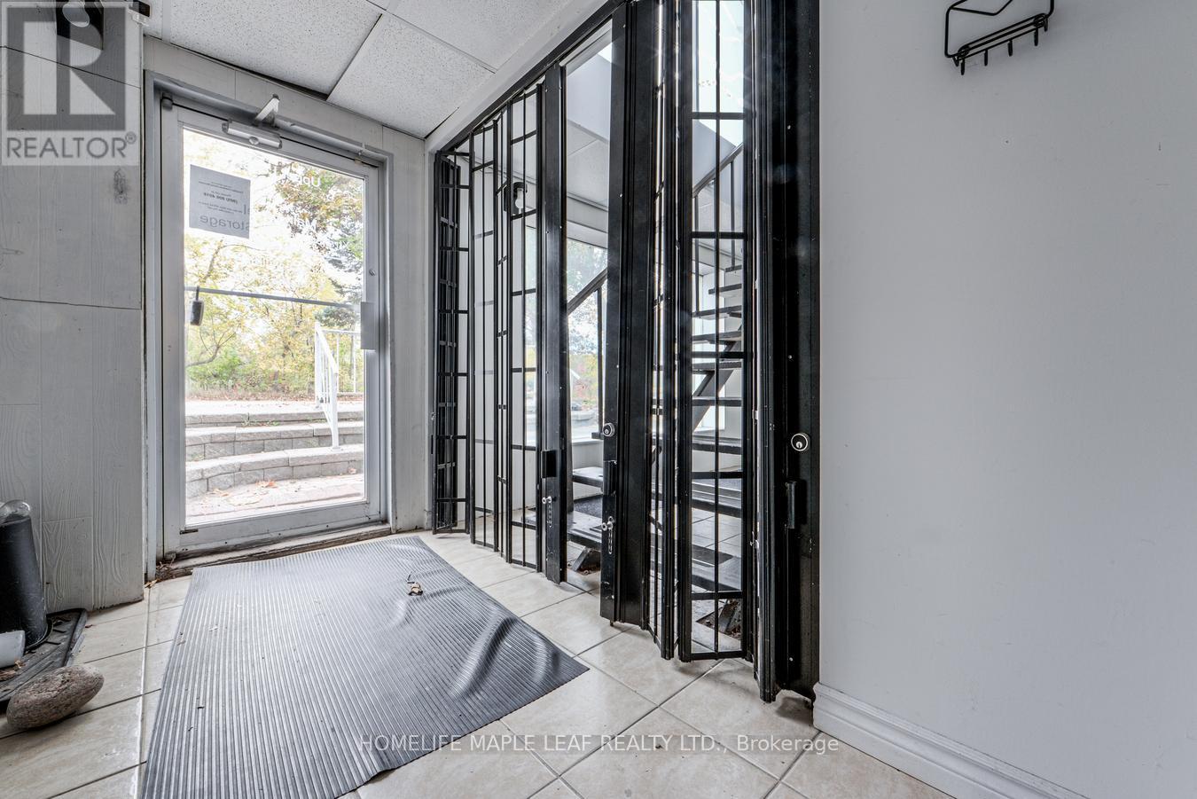 16 Adamson Street, Halton Hills, Ontario  L0P 1K0 - Photo 11 - W13855876