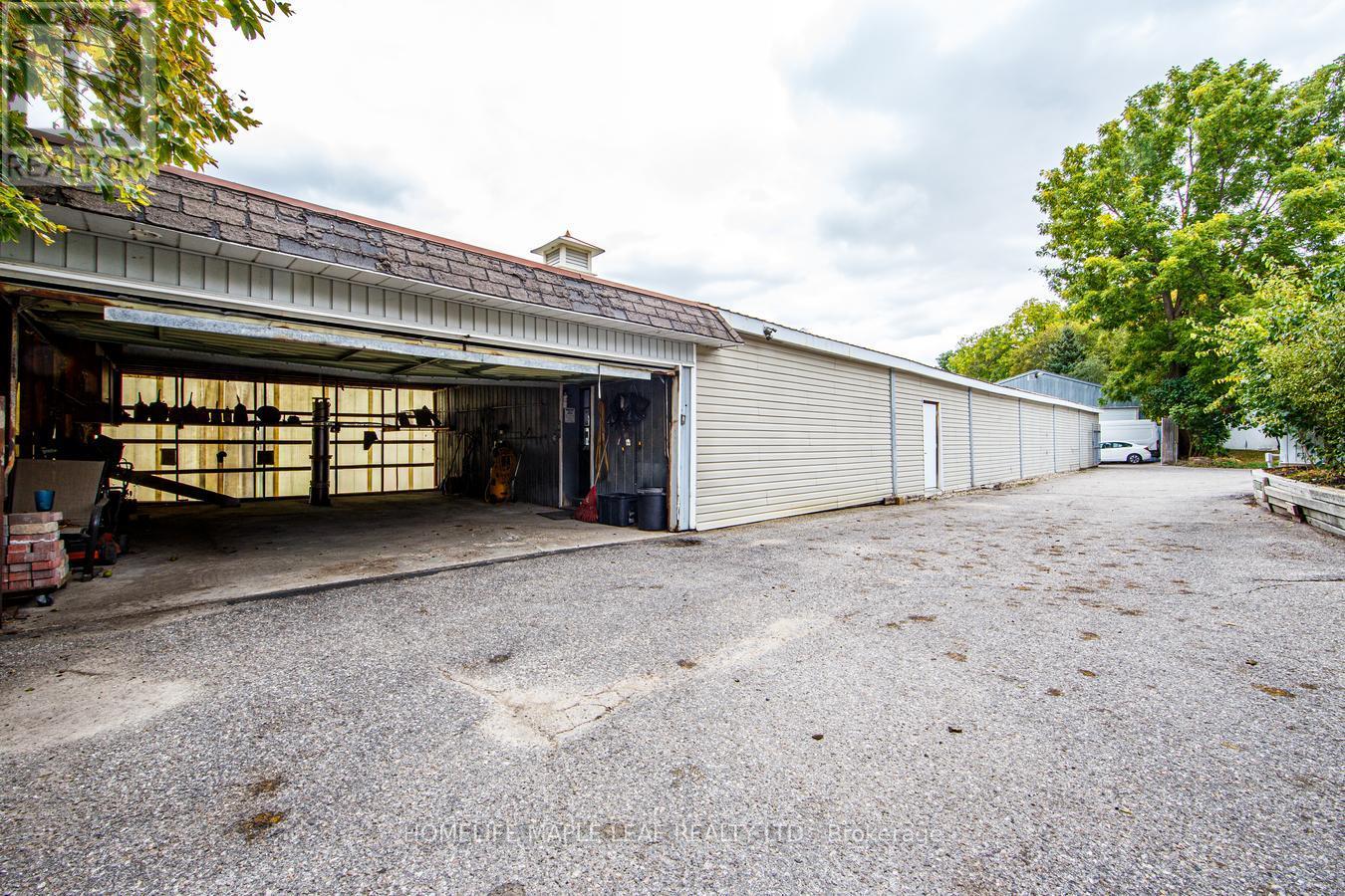 16 Adamson Street, Halton Hills, Ontario  L0P 1K0 - Photo 14 - W13855876