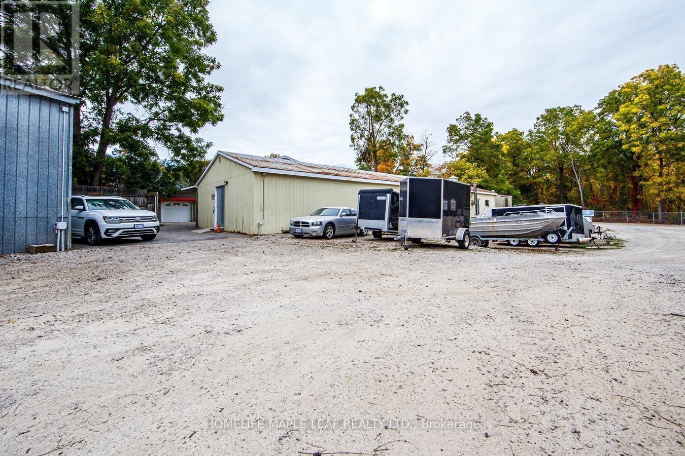16 Adamson Street, Halton Hills, Ontario  L0P 1K0 - Photo 15 - W13855876