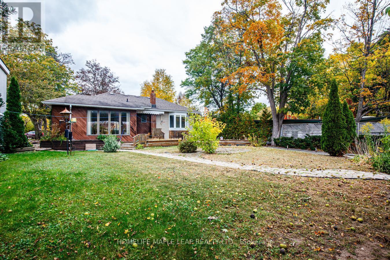 18 Adamson Street S, Halton Hills, Ontario  L0P 1K0 - Photo 22 - W13855888