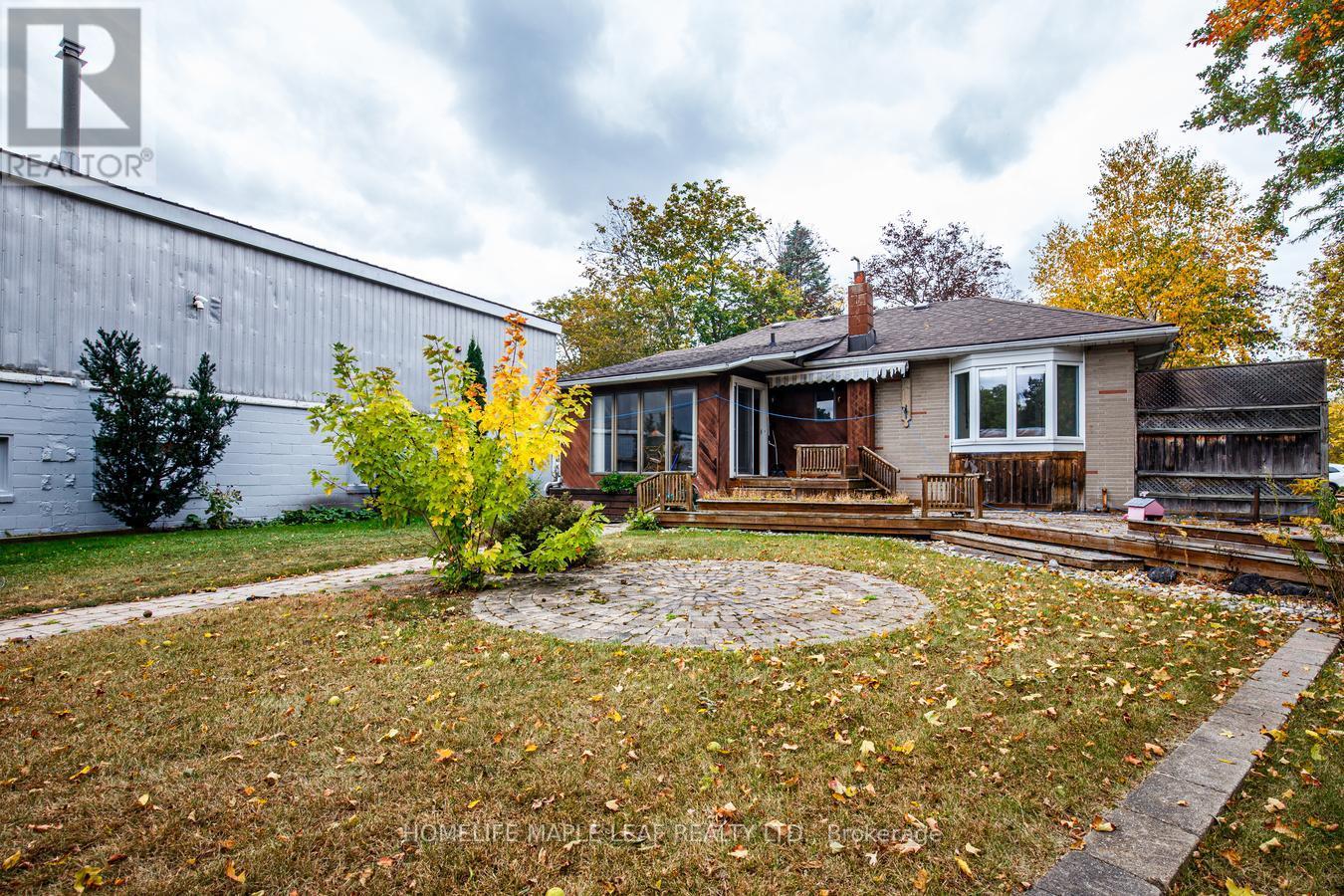 18 Adamson Street S, Halton Hills, Ontario  L0P 1K0 - Photo 23 - W13855888