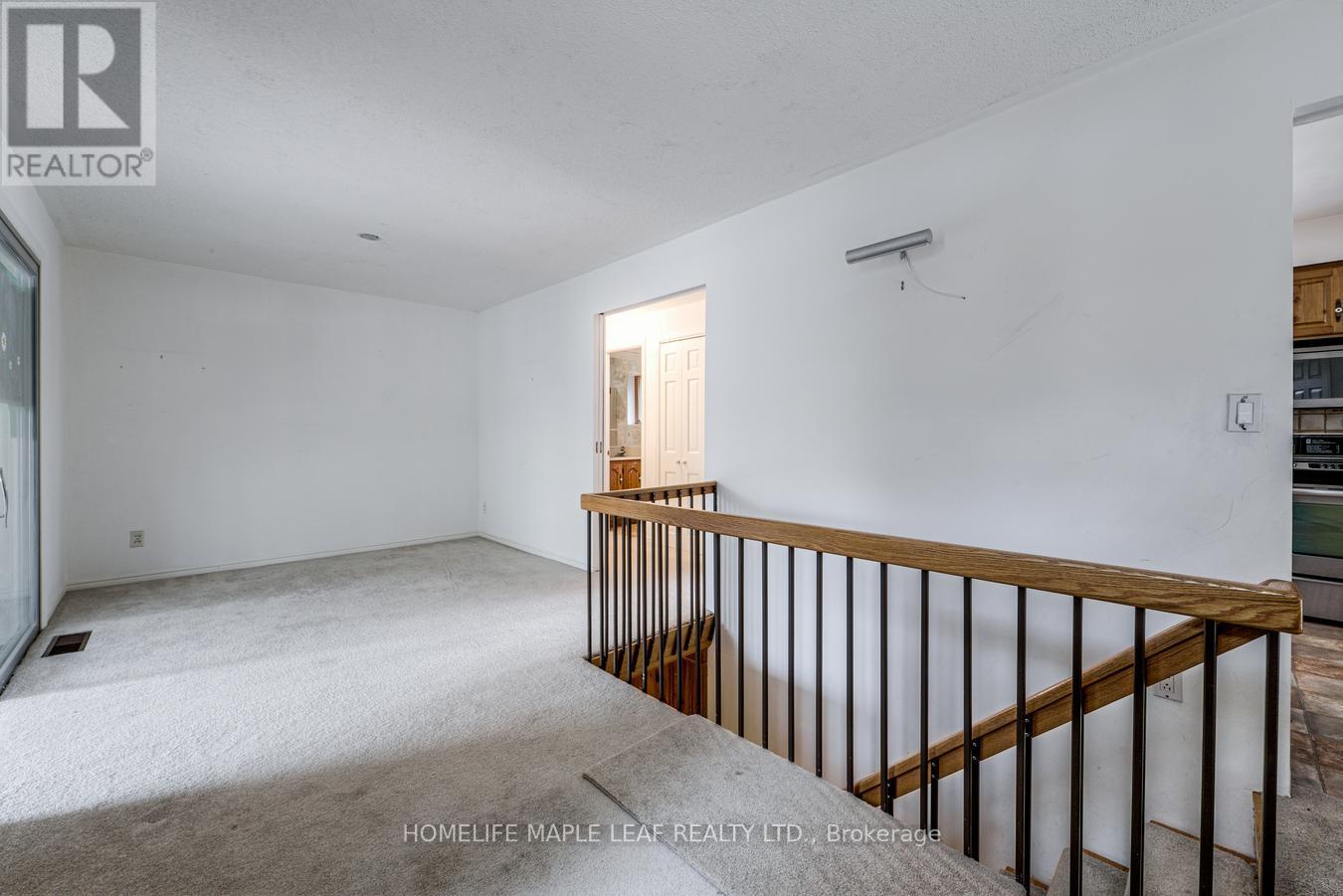 18 Adamson Street S, Halton Hills, Ontario  L0P 1K0 - Photo 6 - W13855888