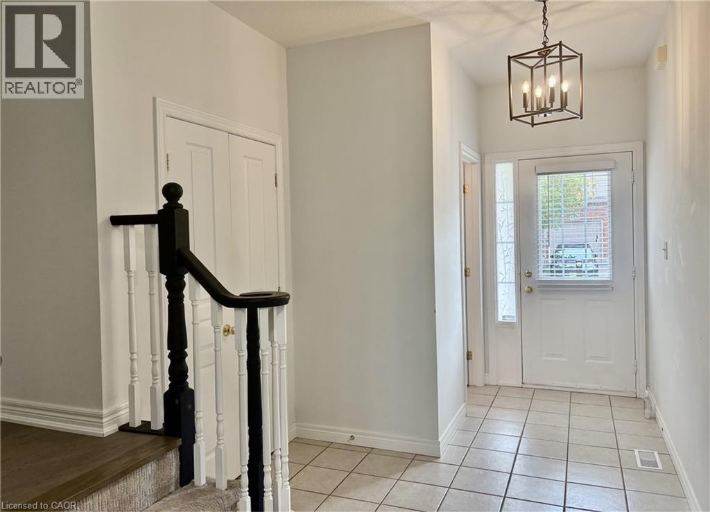 5325 Applegarth Drive, Burlington, Ontario  L7L 6V3 - Photo 4 - 40867817