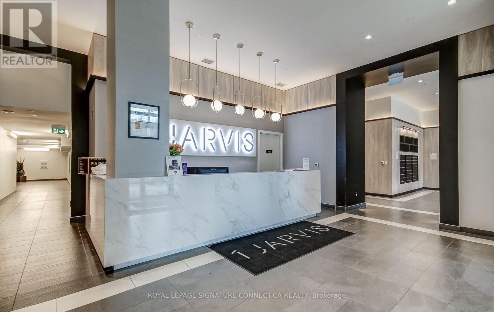 1017 - 1 Jarvis Street, Hamilton, Ontario  L8R 3R2 - Photo 2 - X13855668