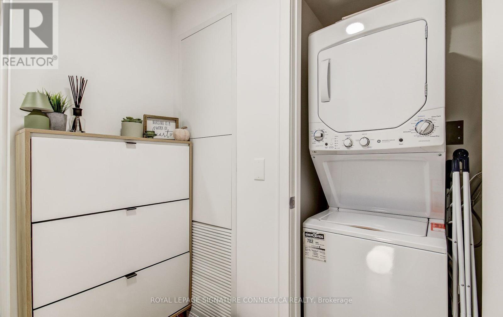 1017 - 1 Jarvis Street, Hamilton, Ontario  L8R 3R2 - Photo 24 - X13855668
