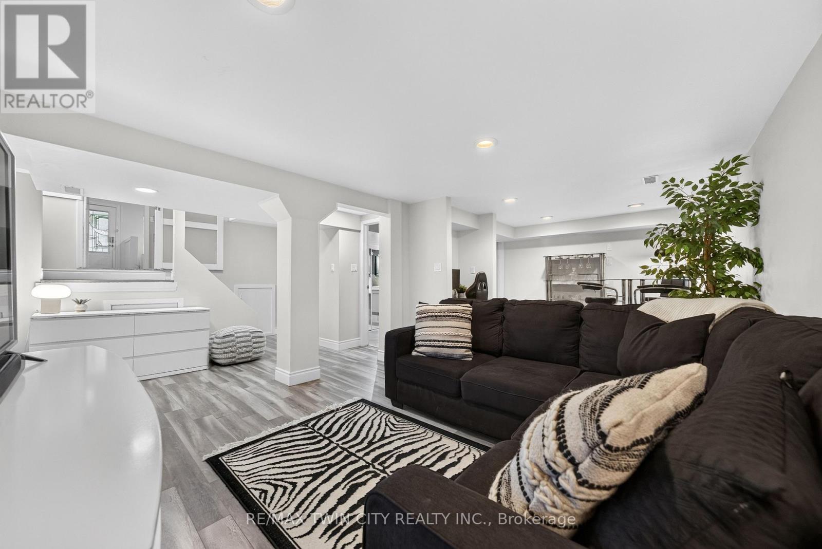 150 Coach Hill Drive, Kitchener, Ontario  N2E 1P4 - Photo 30 - X13855836