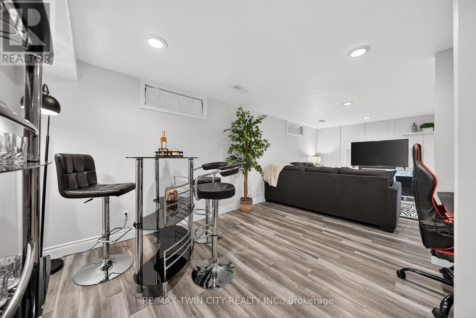 150 Coach Hill Drive, Kitchener, Ontario  N2E 1P4 - Photo 31 - X13855836
