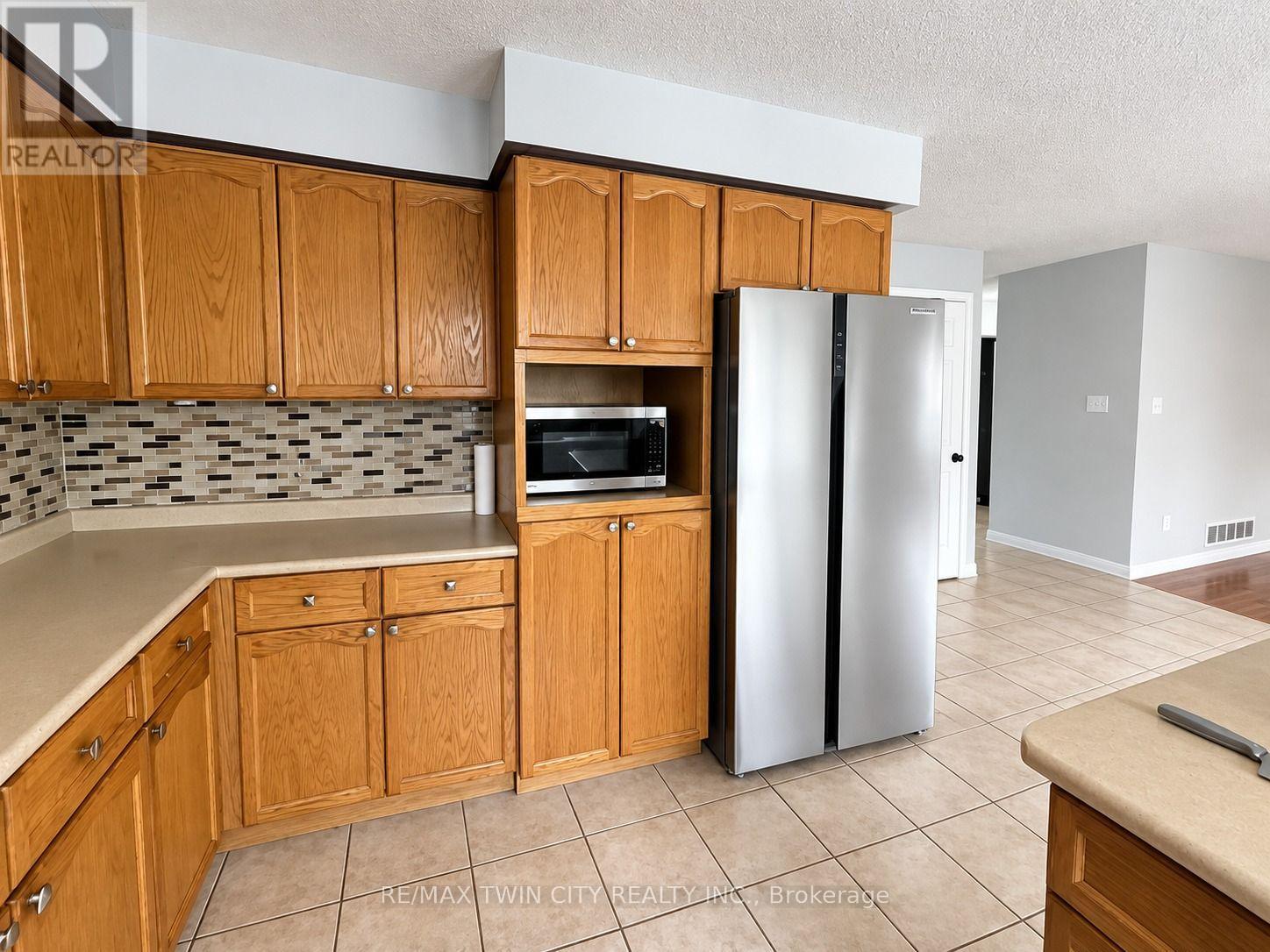 920 Marl Meadow Court, Kitchener, Ontario  N2R 1L4 - Photo 12 - X13855866