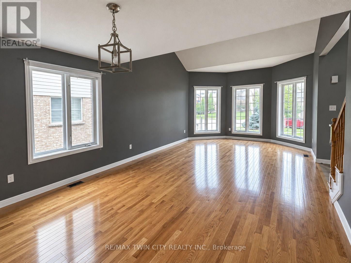 920 Marl Meadow Court, Kitchener, Ontario  N2R 1L4 - Photo 6 - X13855866