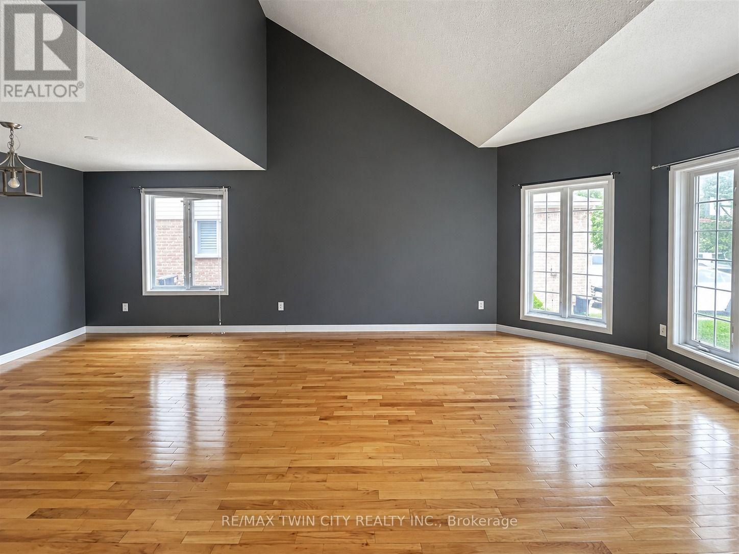 920 Marl Meadow Court, Kitchener, Ontario  N2R 1L4 - Photo 8 - X13855866