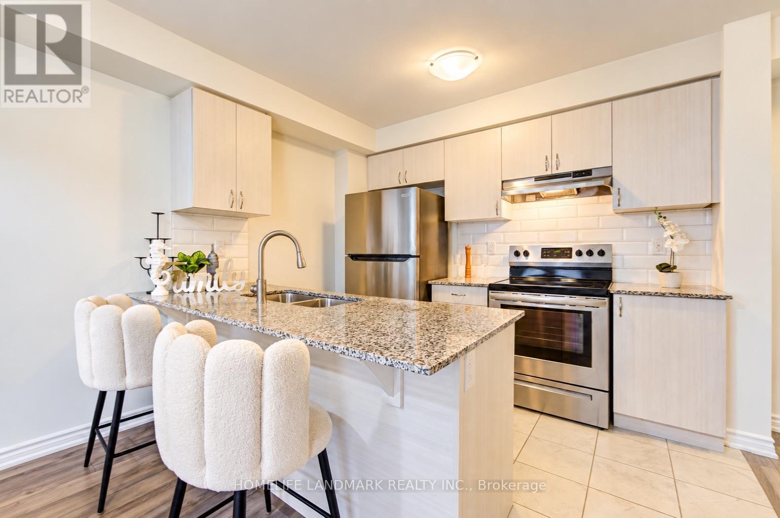 6 Sedgemoor Street, Whitby, Ontario  L1P 0M3 - Photo 5 - E13852954