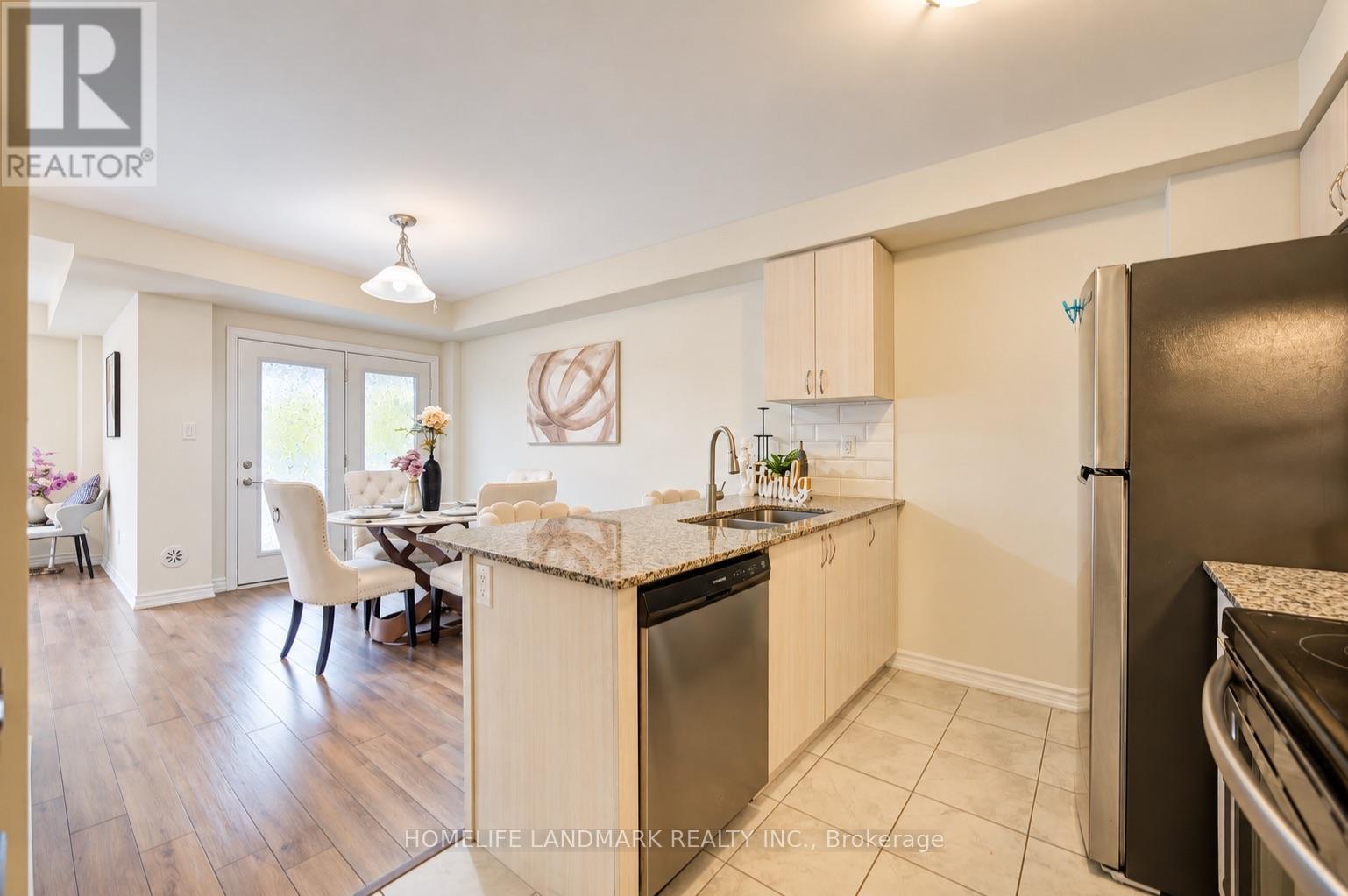 6 Sedgemoor Street, Whitby, Ontario  L1P 0M3 - Photo 7 - E13852954