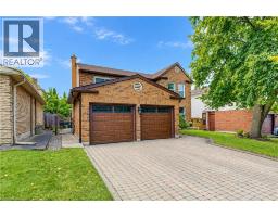 104 DEERWOOD Crescent, Kitchener, Ontario