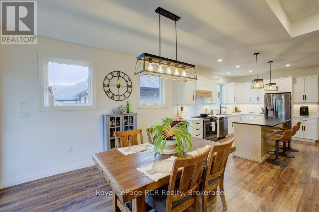 137 Walsh Street, Wellington North, Ontario  N0G 1A0 - Photo 9 - X13855368