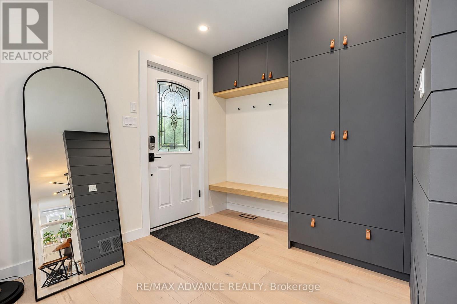 39 Janet Boulevard, Toronto, Ontario  M1R 1H7 - Photo 2 - E13855092