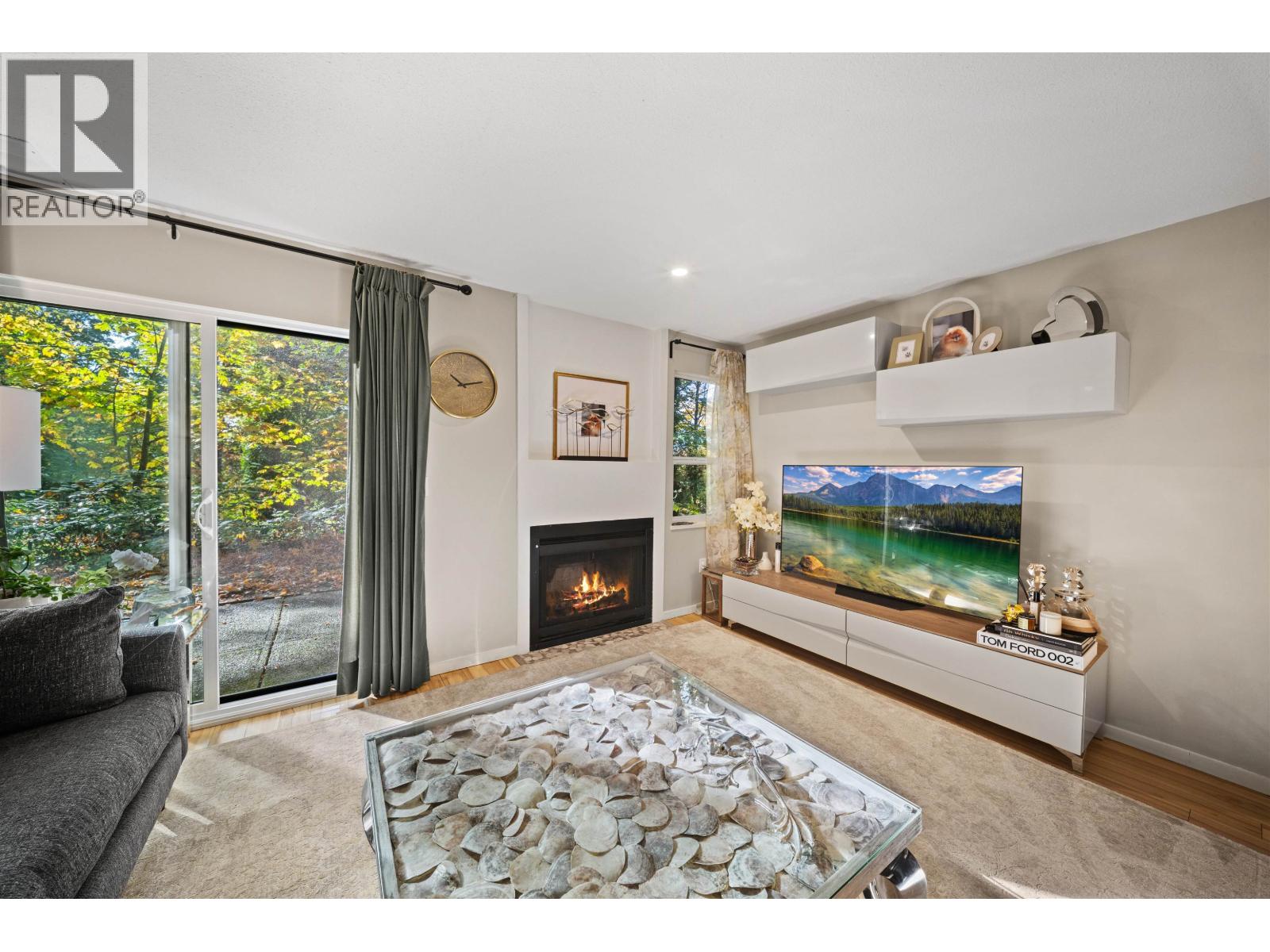 8582 Wilderness Court, Burnaby, British Columbia  V5A 4B2 - Photo 4 - R3171632