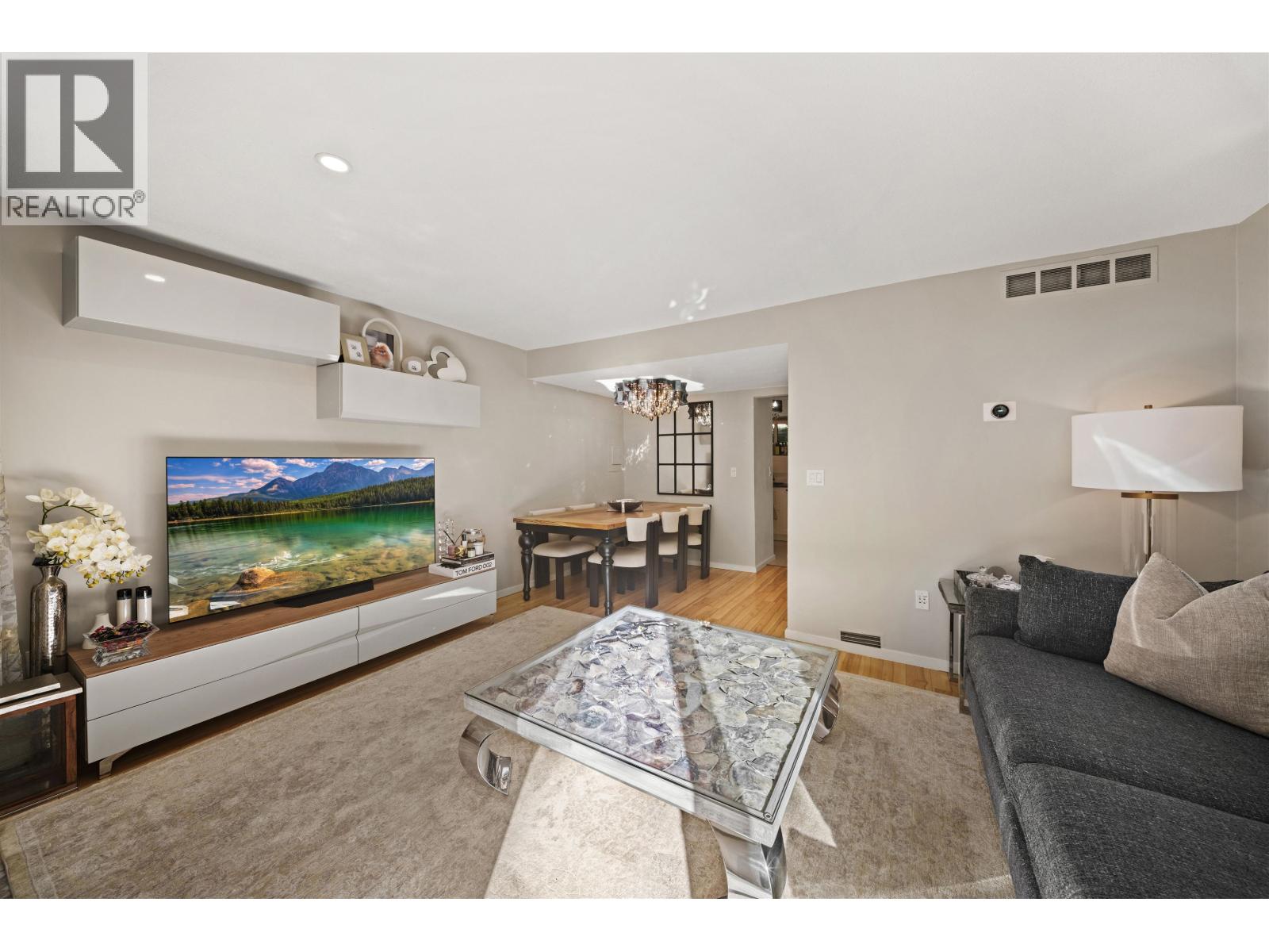 8582 Wilderness Court, Burnaby, British Columbia  V5A 4B2 - Photo 5 - R3171632