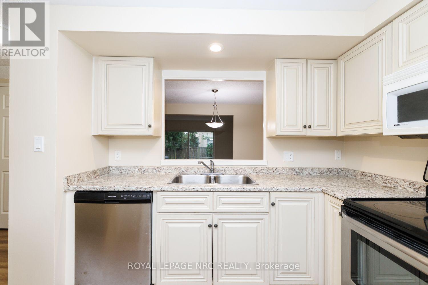 50 Lakeshore Rd Unit 44 Road, St. Catharines, Ontario  L2N 6P8 - Photo 7 - X13052434
