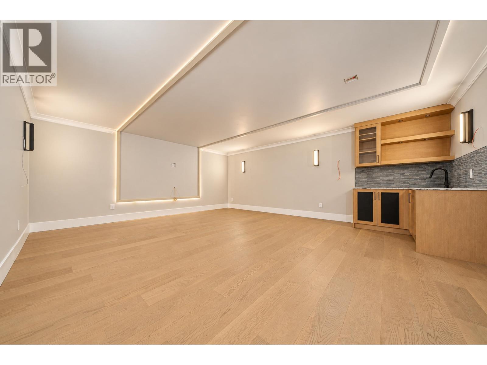 1170 TUXEDO DRIVE