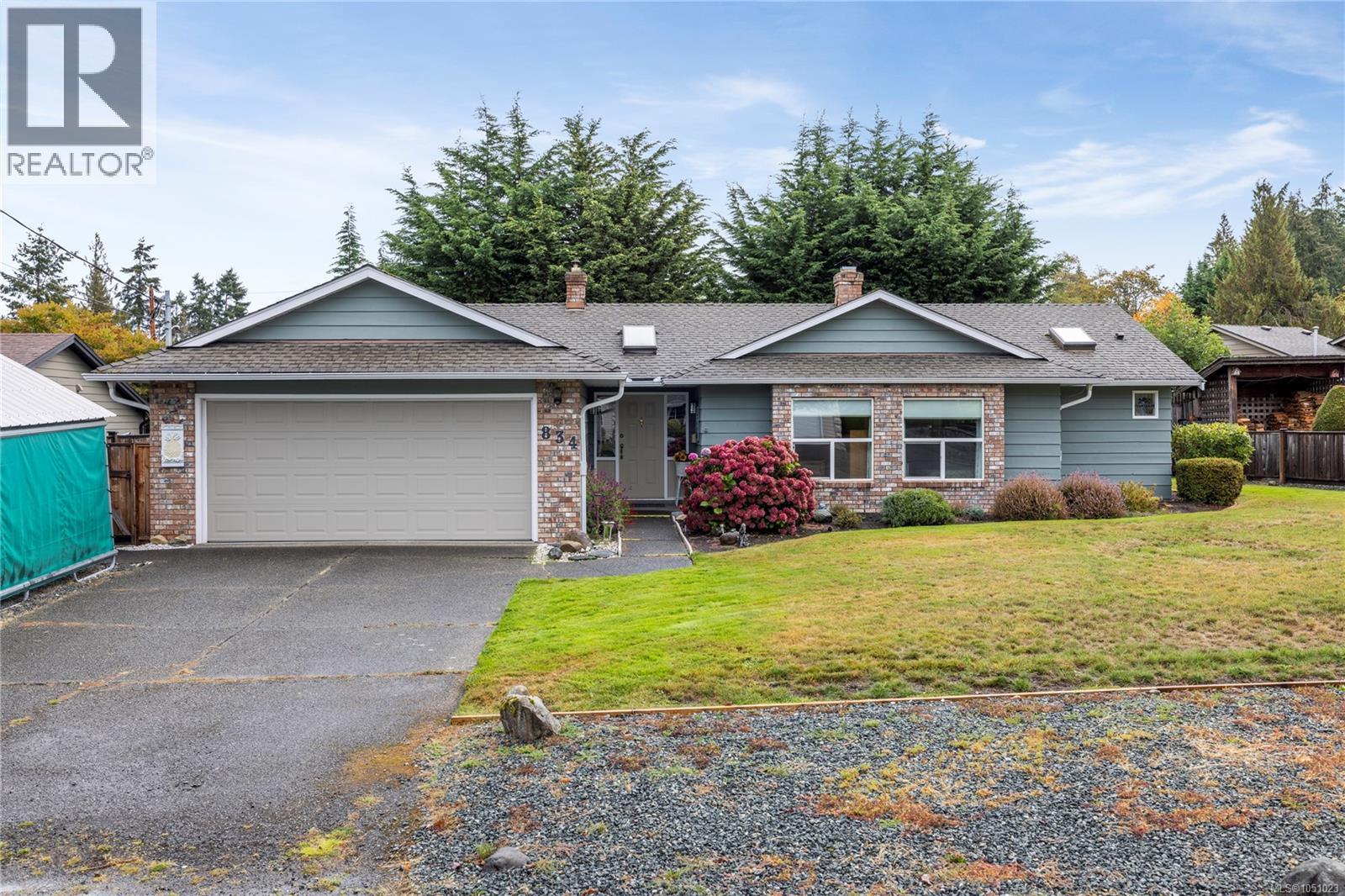 834 Redonda Pl, Qualicum Beach, British Columbia
