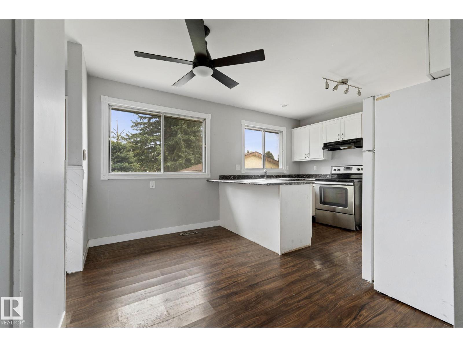 6 CAMPBELL CRES E