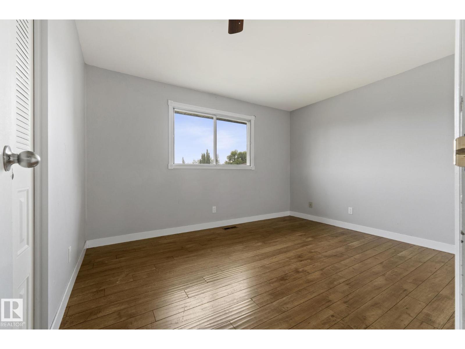6 CAMPBELL CRES E