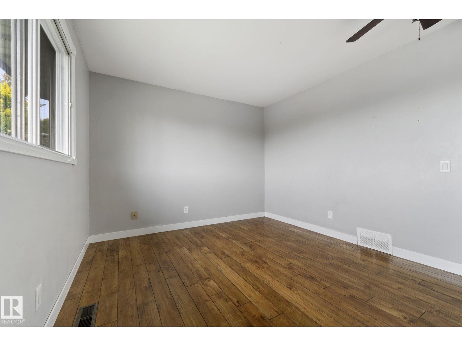 6 CAMPBELL CRES E
