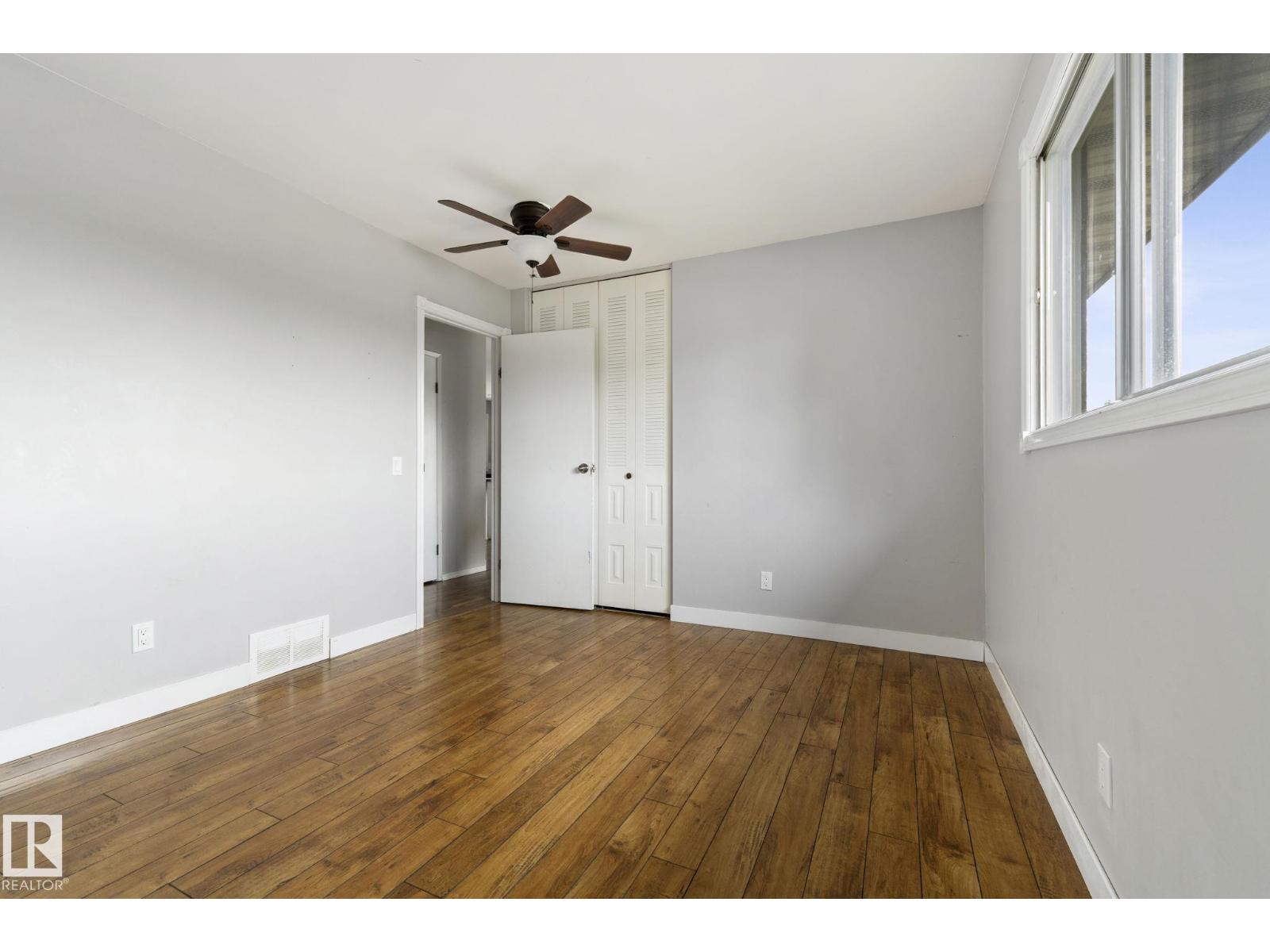 6 CAMPBELL CRES E