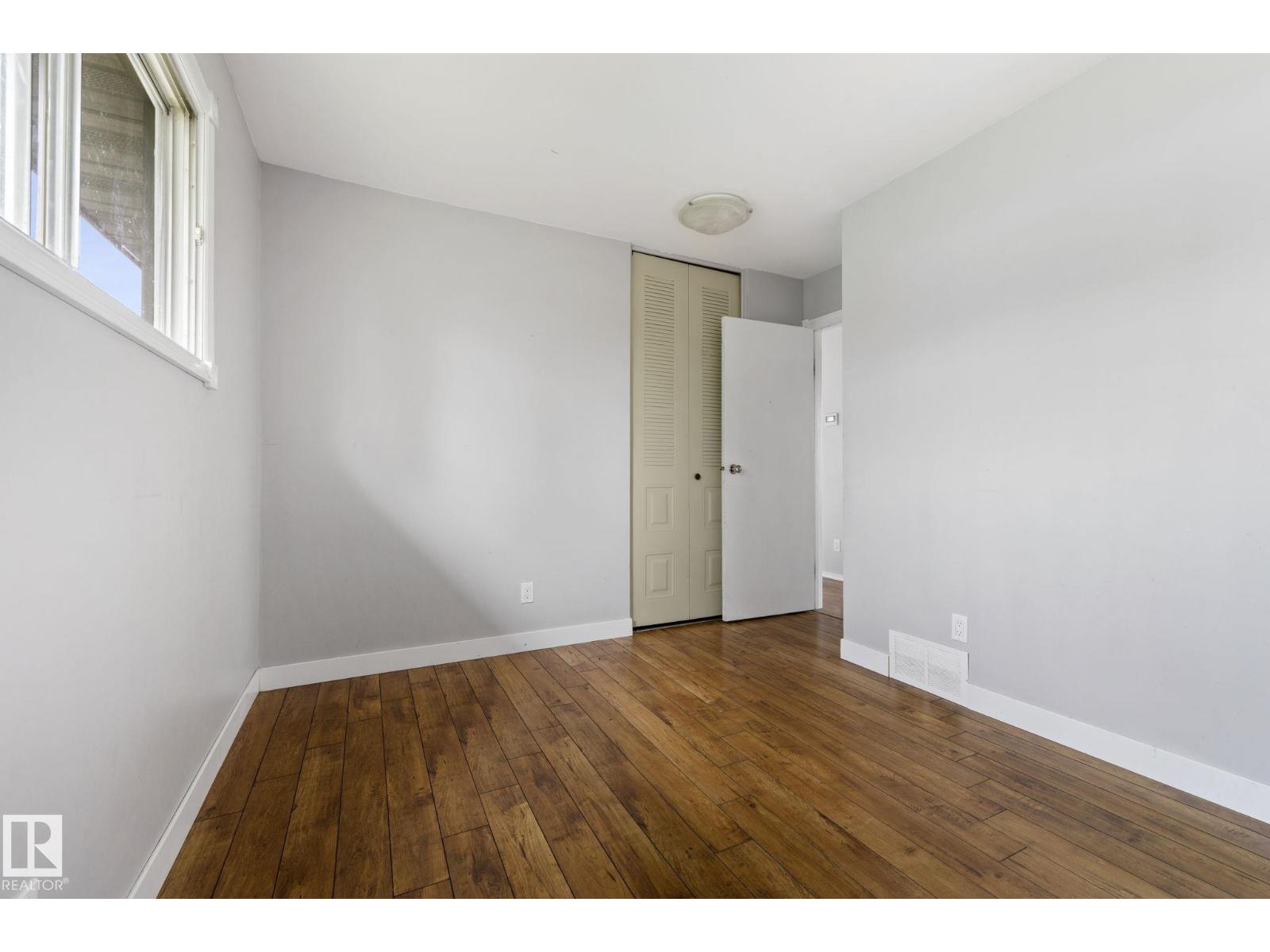 6 CAMPBELL CRES E