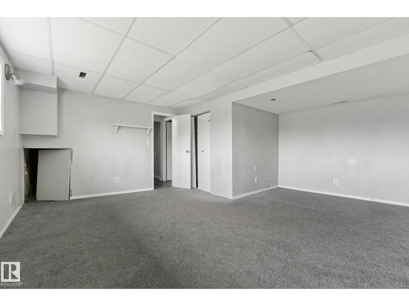 6 CAMPBELL CRES E