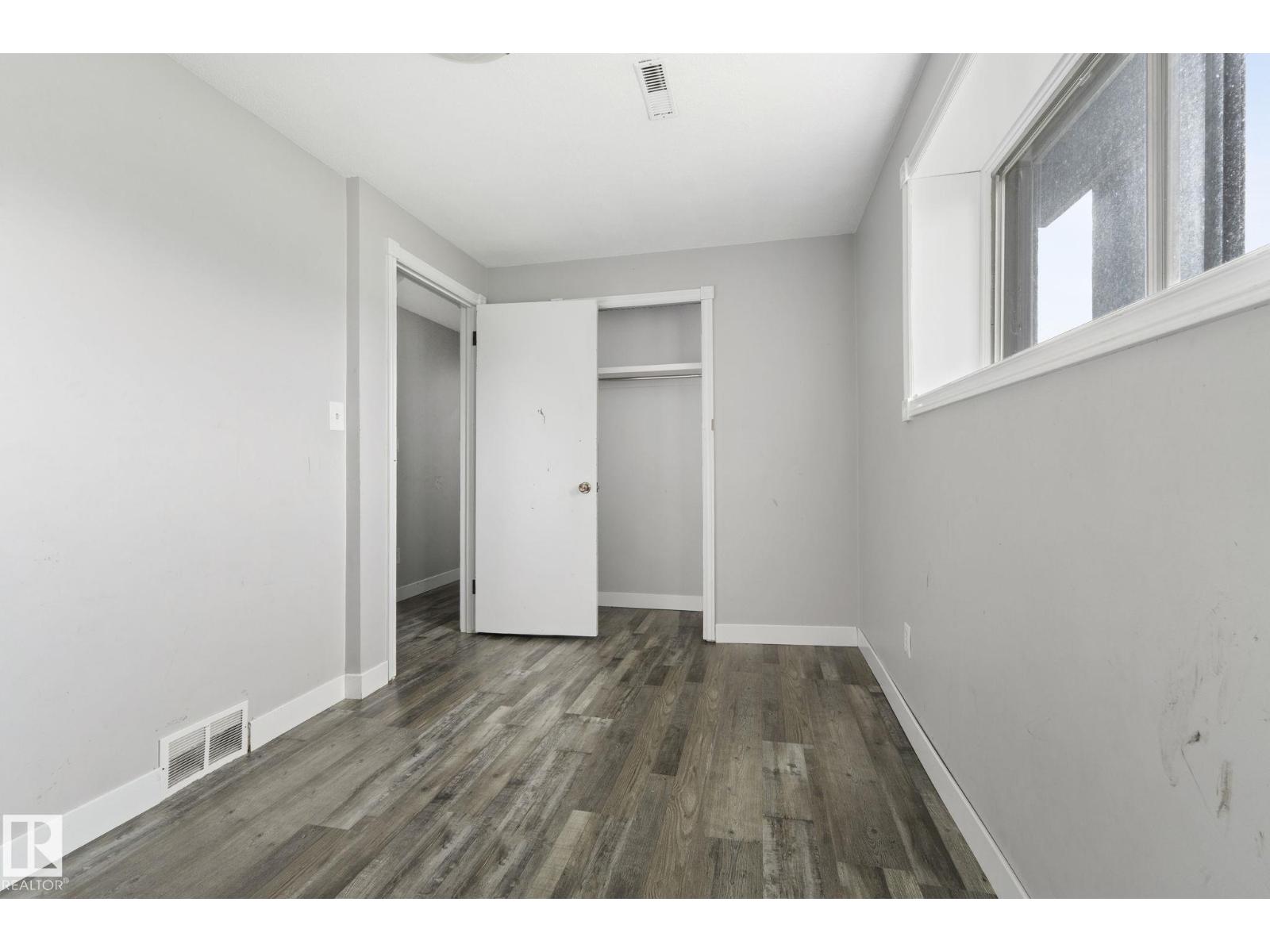 6 CAMPBELL CRES E