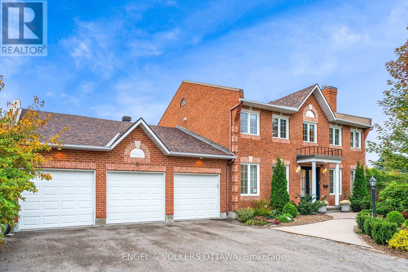 6 HOLLY RIDGE, Ottawa, Ontario