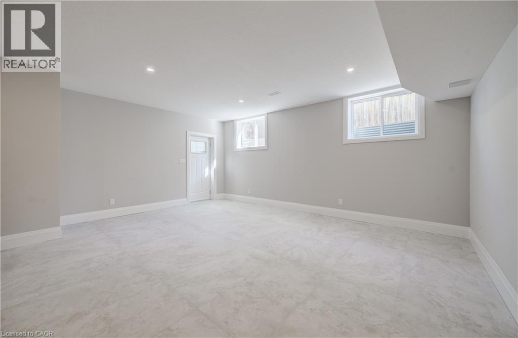 61 Schweitzer Street, Kitchener, Ontario  N2K 1B5 - Photo 38 - 40867886