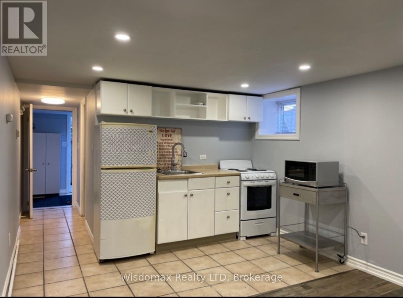 Basement - 426 St. Paul Street, St. Catharines, Ontario  L2R 3N3 - Photo 3 - X13855008