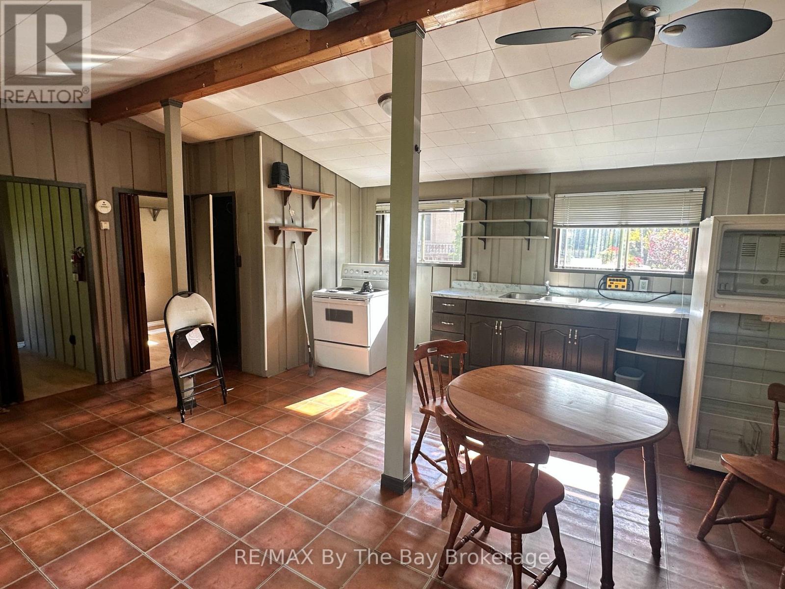 755 Shore Lane, Wasaga Beach, Ontario  L9Z 2C7 - Photo 5 - S13856018